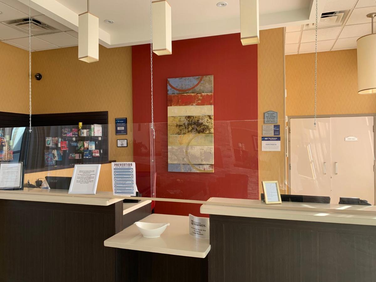 Best Western Plus Bowmanville Buitenkant foto