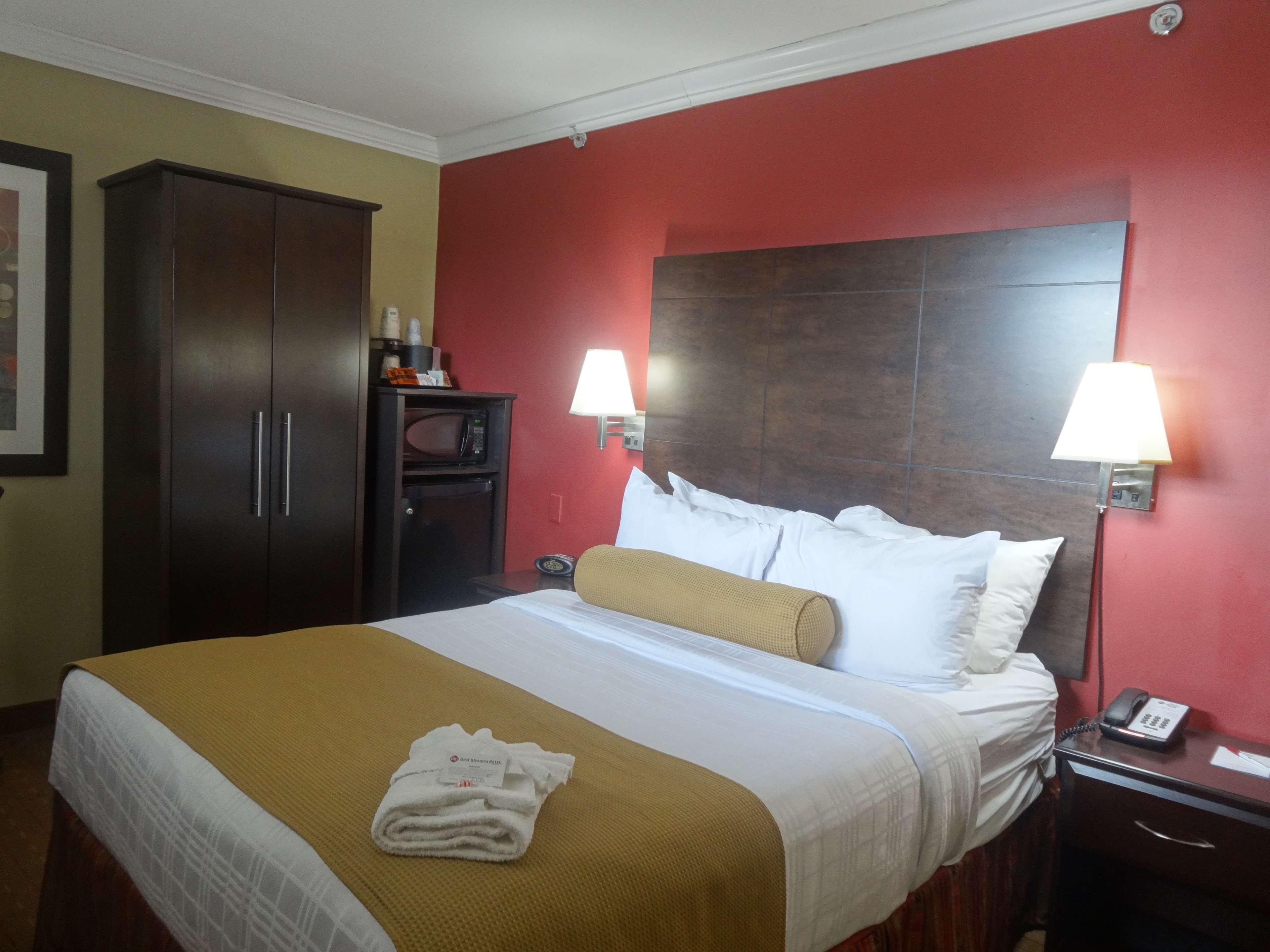 Best Western Plus Bowmanville Buitenkant foto