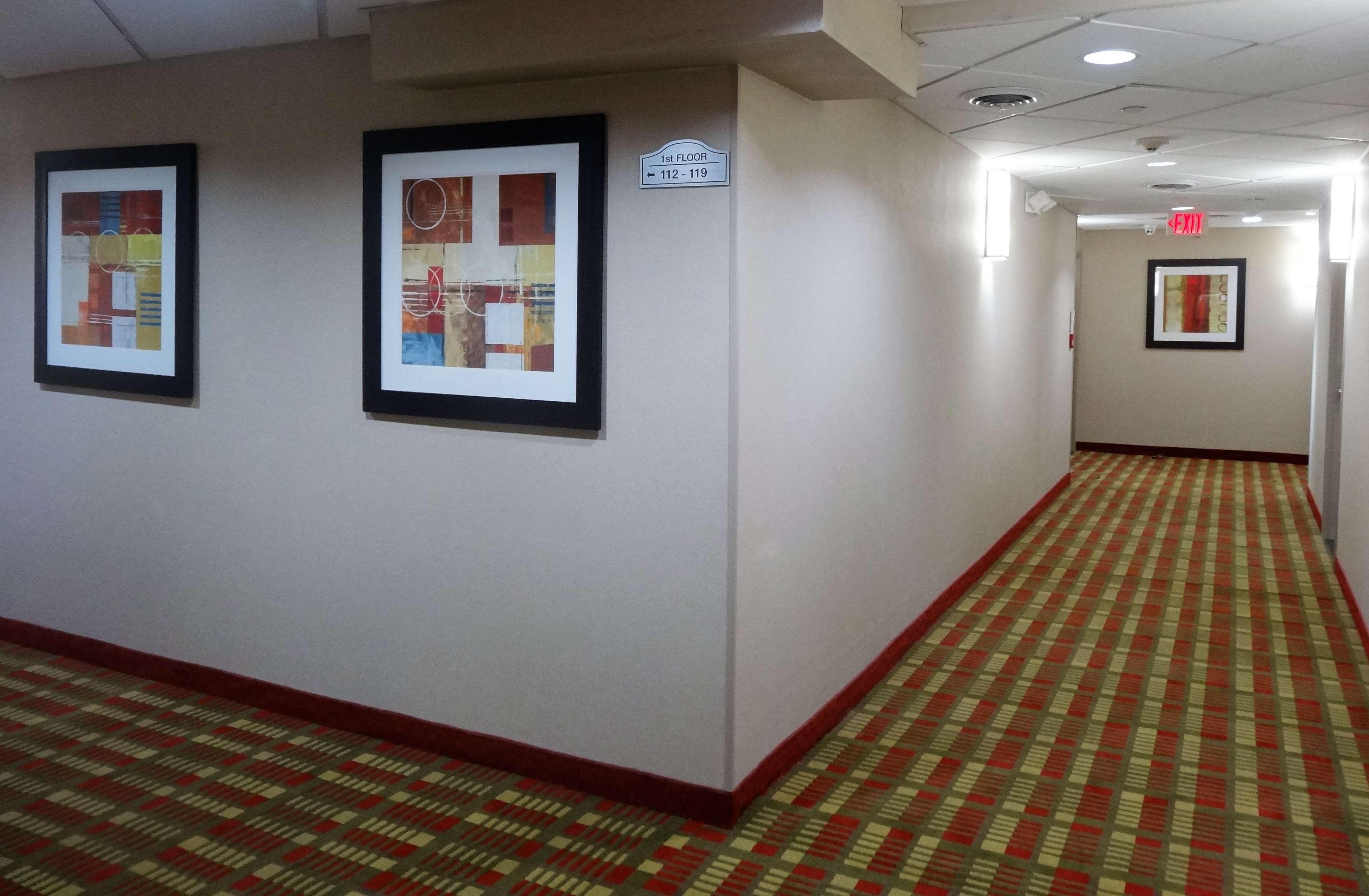 Best Western Plus Bowmanville Buitenkant foto