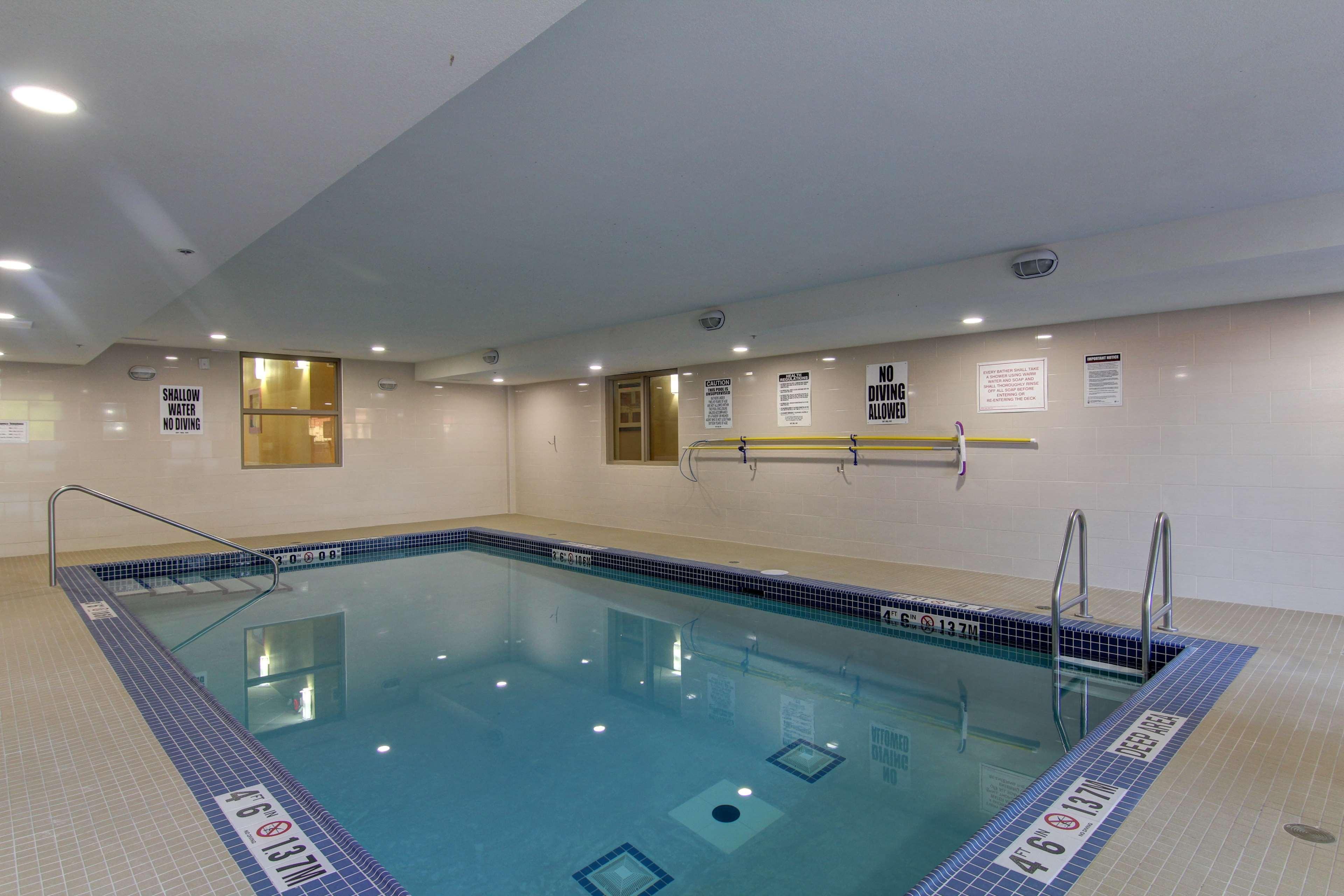 Best Western Plus Bowmanville Buitenkant foto