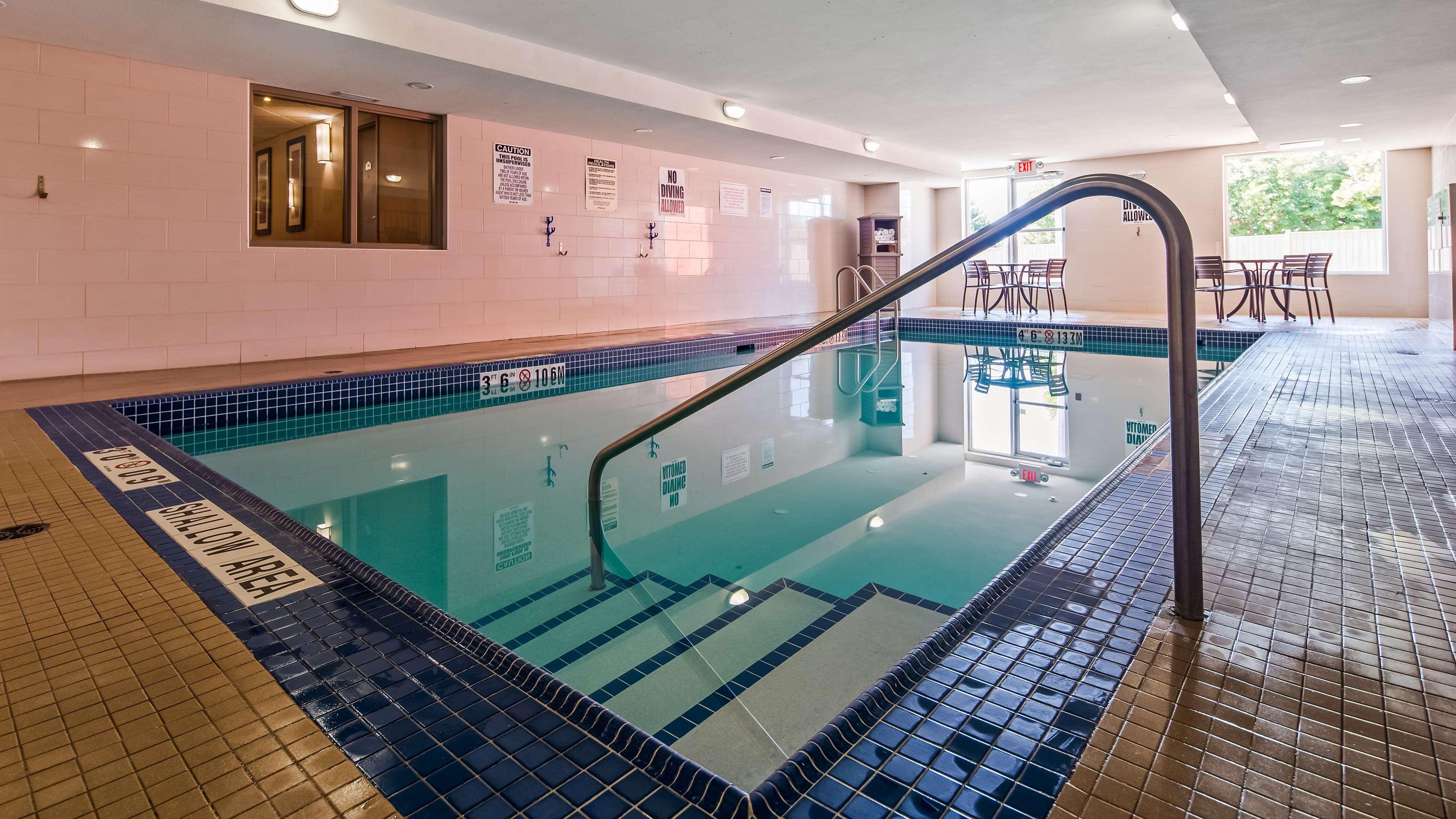 Best Western Plus Bowmanville Buitenkant foto