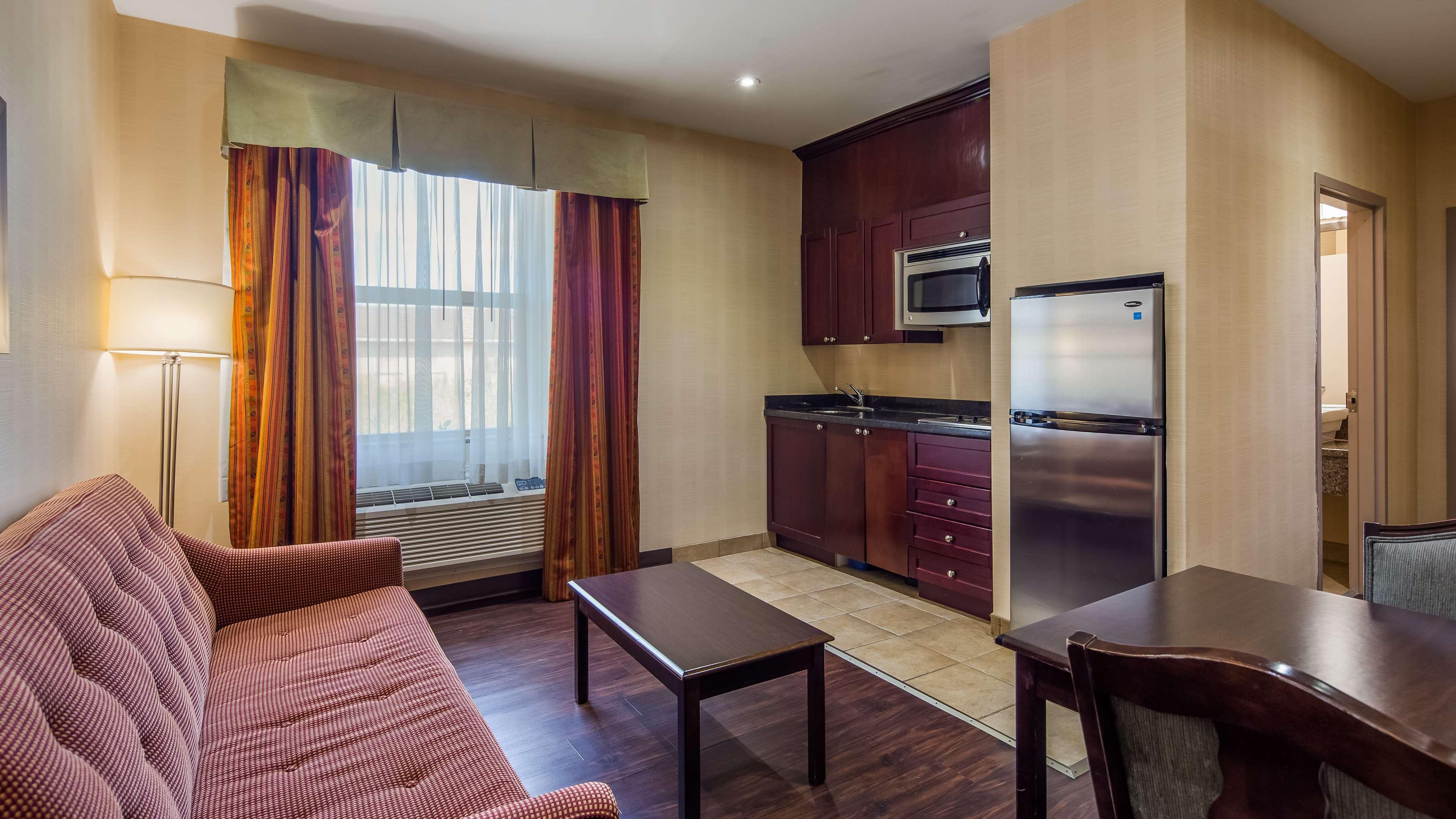 Best Western Plus Bowmanville Buitenkant foto