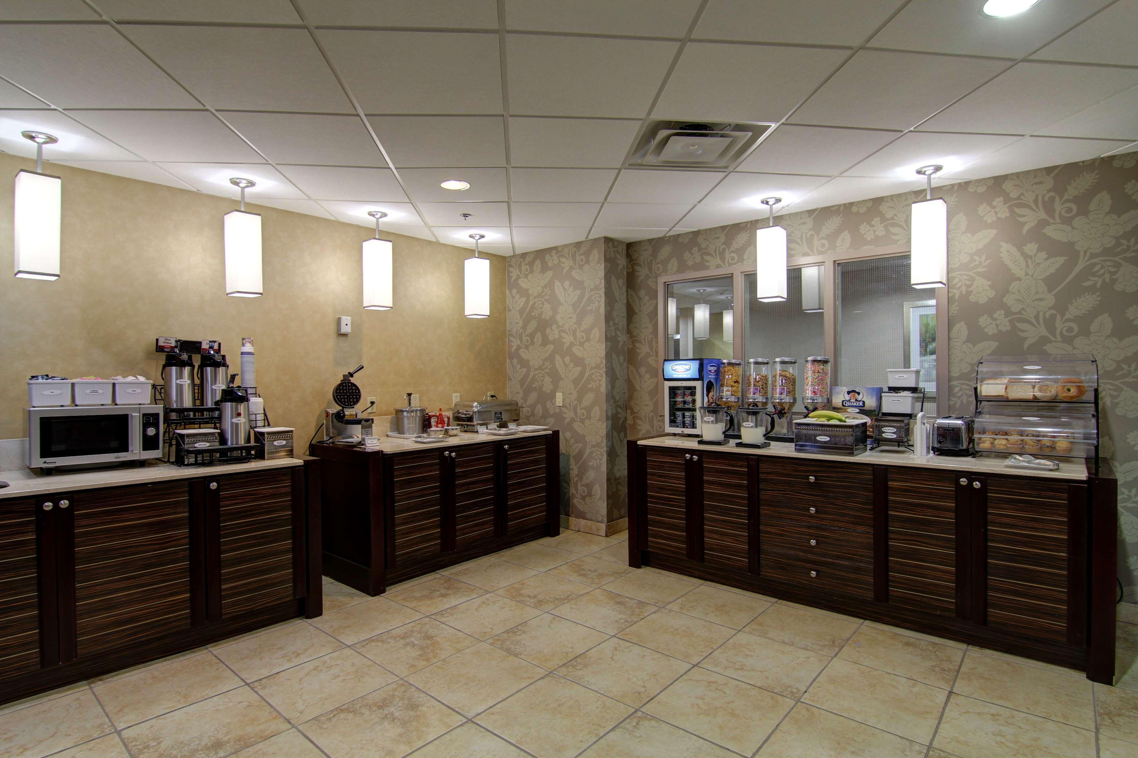 Best Western Plus Bowmanville Buitenkant foto