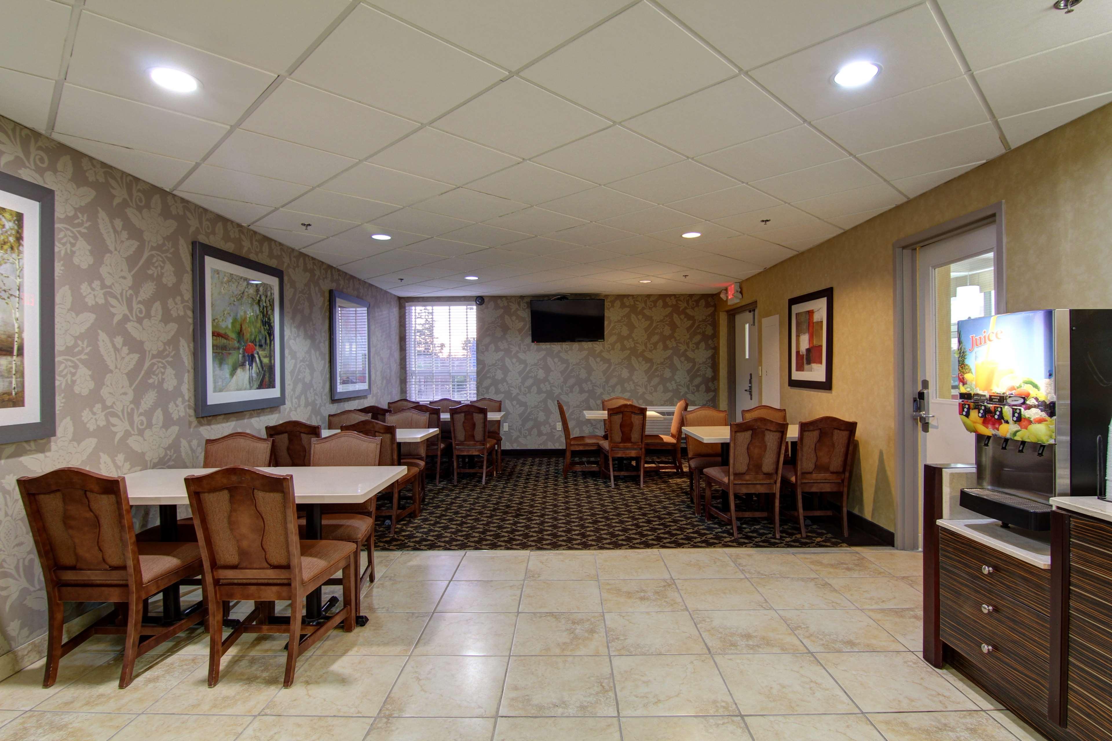 Best Western Plus Bowmanville Buitenkant foto