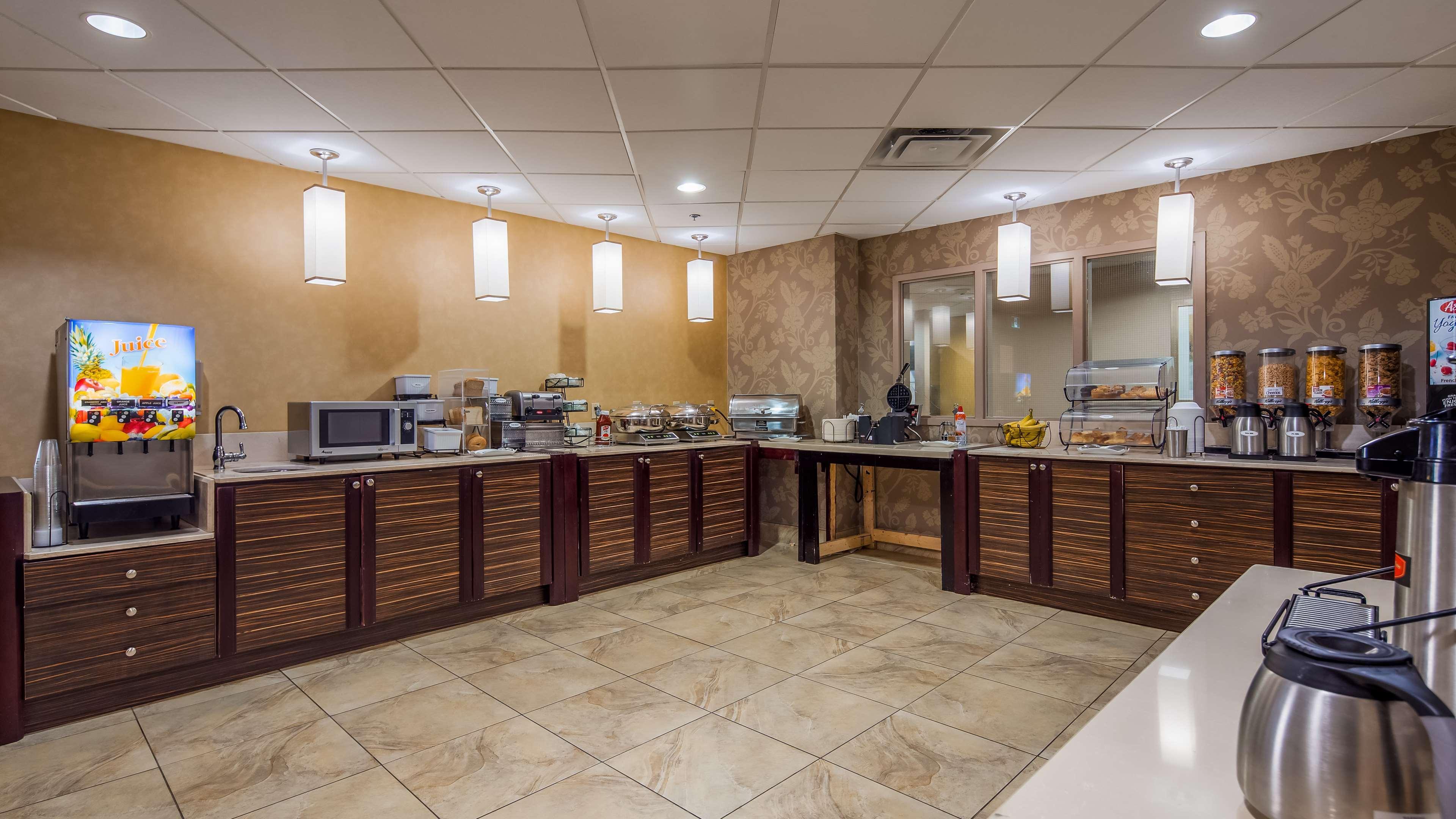 Best Western Plus Bowmanville Buitenkant foto