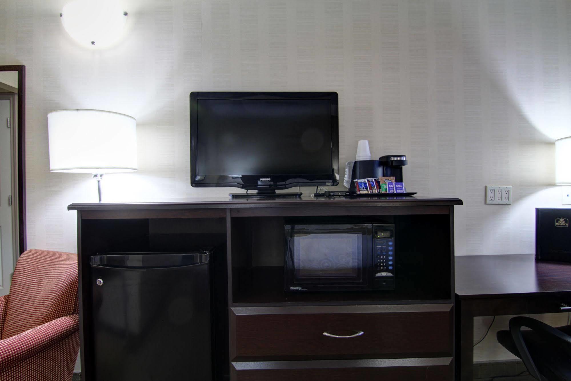 Best Western Plus Bowmanville Buitenkant foto