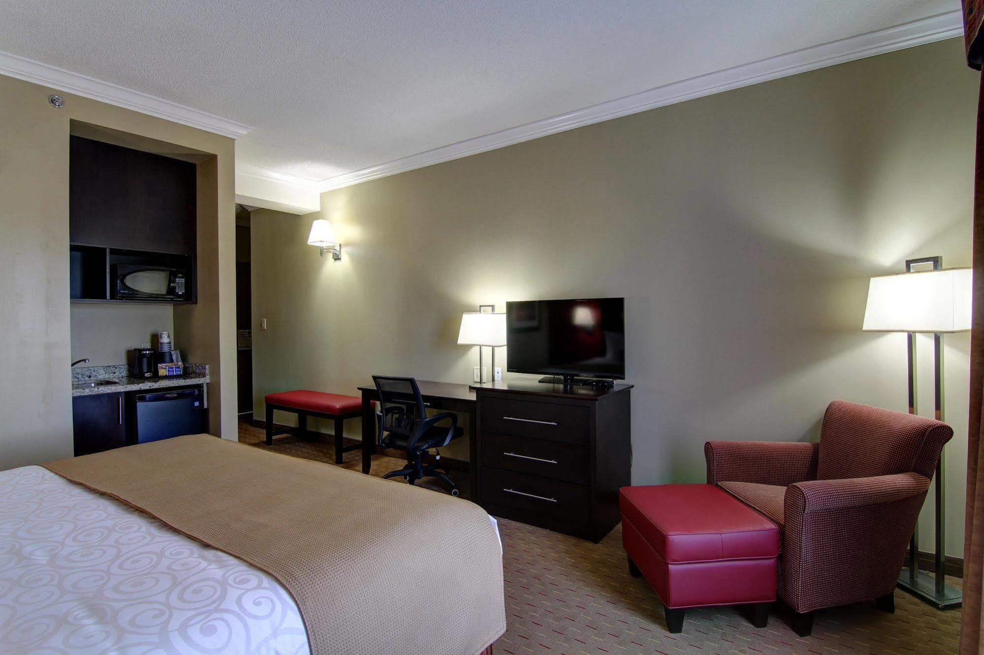 Best Western Plus Bowmanville Buitenkant foto
